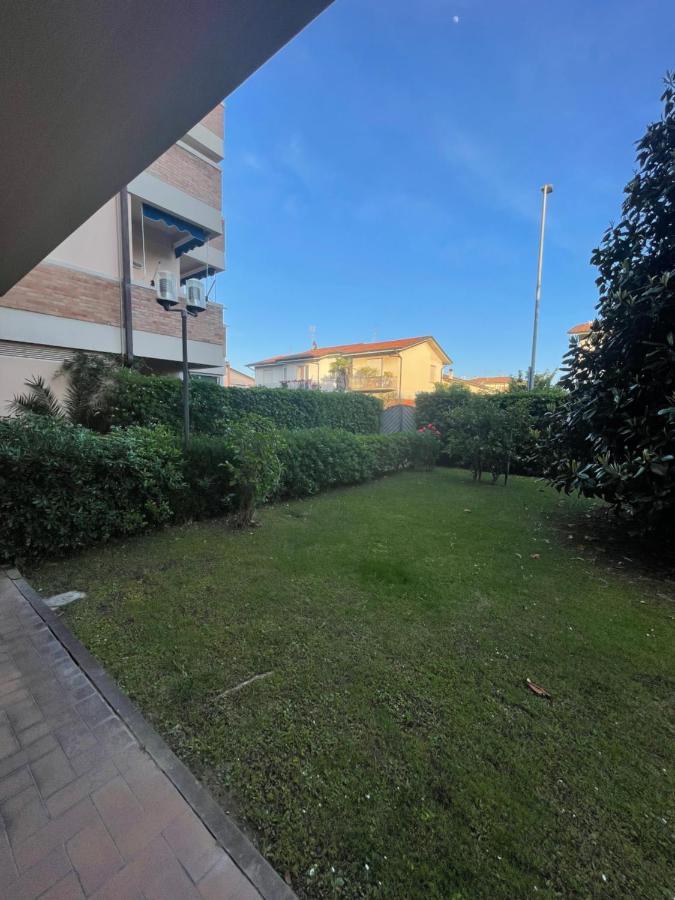 Viareggio Sabbia Bianca Apartment Luaran gambar
